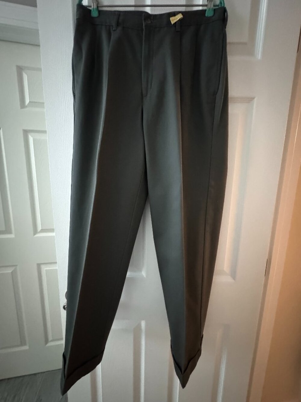 Cotton tailored khaki chino slacks by Geoffrey Beene  - 32x30 - Dark gray